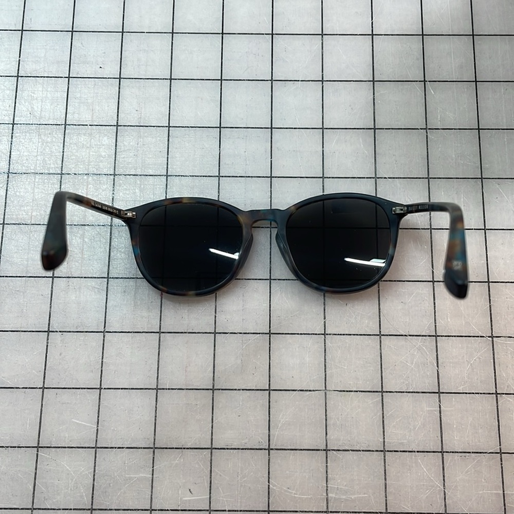 Bailey Nelson Tortoise Shell Sunglasses - Picture 2 of 4